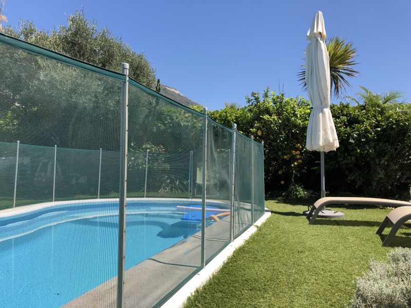 Mesh Fence at Pool Edge
